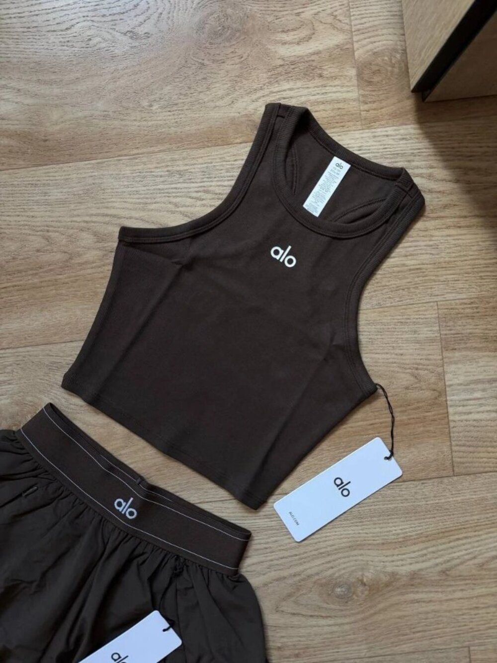 Alo Yoga Aspire Tank & Match Point Shorts Set, Espresso, XS - Picture 3 of 9